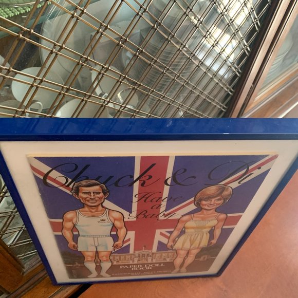 Vintage Chuck & Di Have a Baby Paper Doll Book framed Princess Diana 1982 Royals - Picture 2 of 5